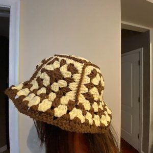 Crochet bucket hat brown and yellow